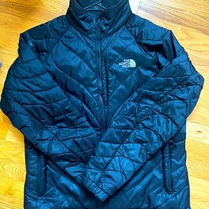 🖤 LOTS OF NEW NORTHFACE 🖤 Womens black Northface puffer size large
